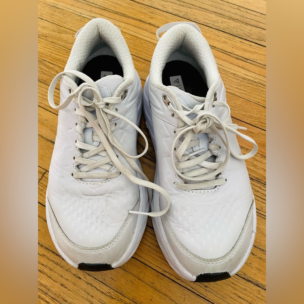 Women’s white Hoka Bondi SR, used women’s US 8